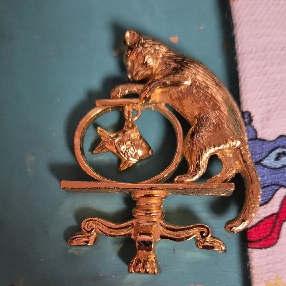 Gold Cat and Fish Brooch
